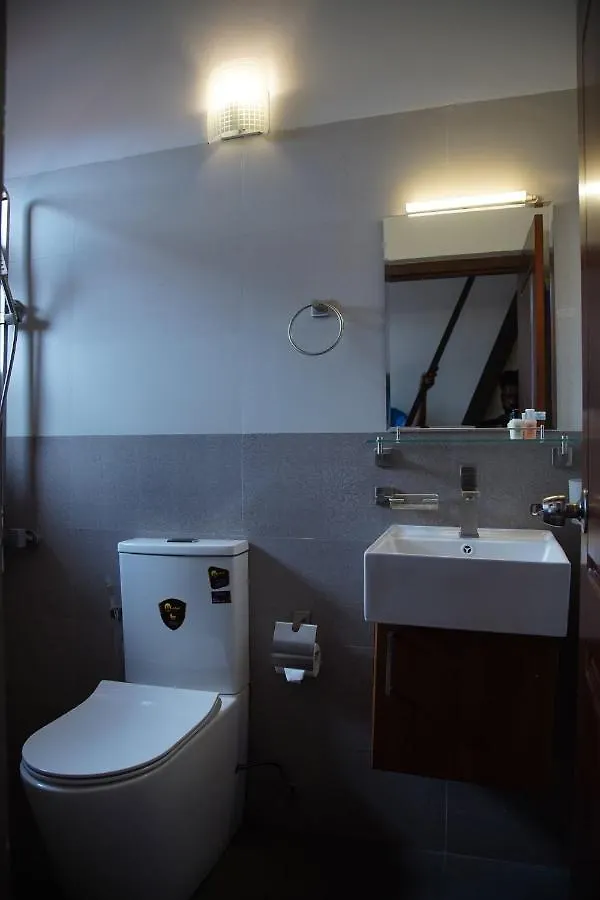 Thisara Luxury Villas Bed & Breakfast Negombo