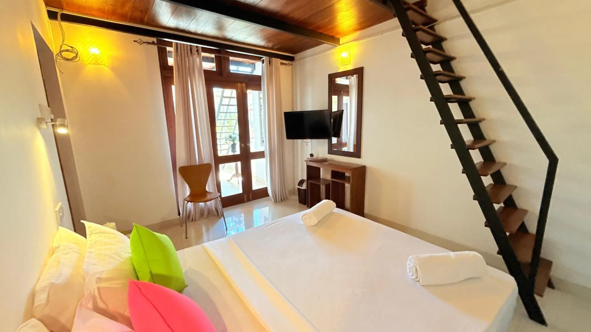 Bed & Breakfast Thisara Luxury Villas Sri Lanka