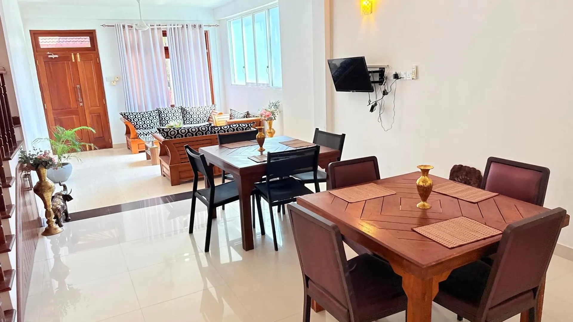 Bed & Breakfast Thisara Luxury Villas Sri Lanka